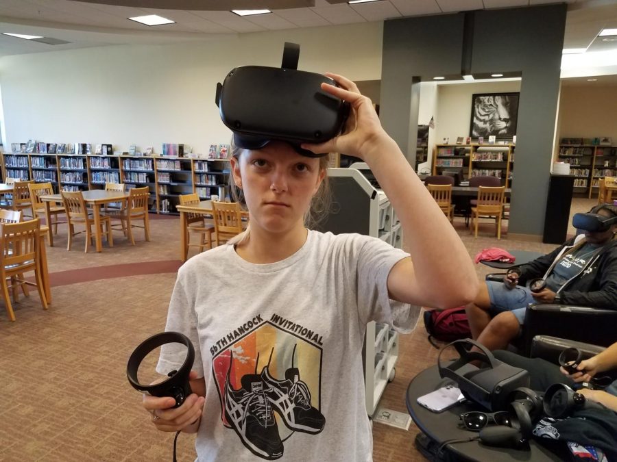 Emily Appleton (12) explores the world of Virtual Reality.