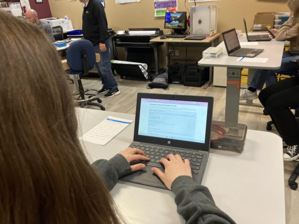 HHS Offers New Computer Science Class